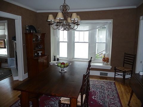 Dining room w/ window seat