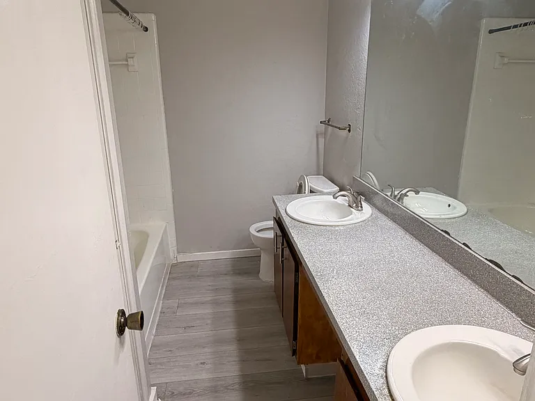 1 Bathroom