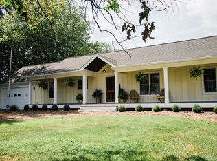 2S804 Bliss Rd, Batavia, IL 60510