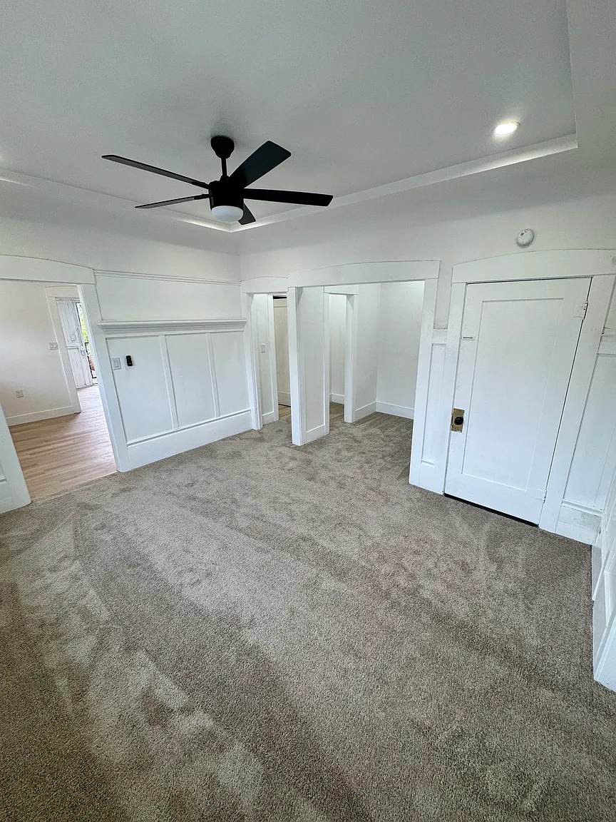 426-432 E Worth St #430 photo 1