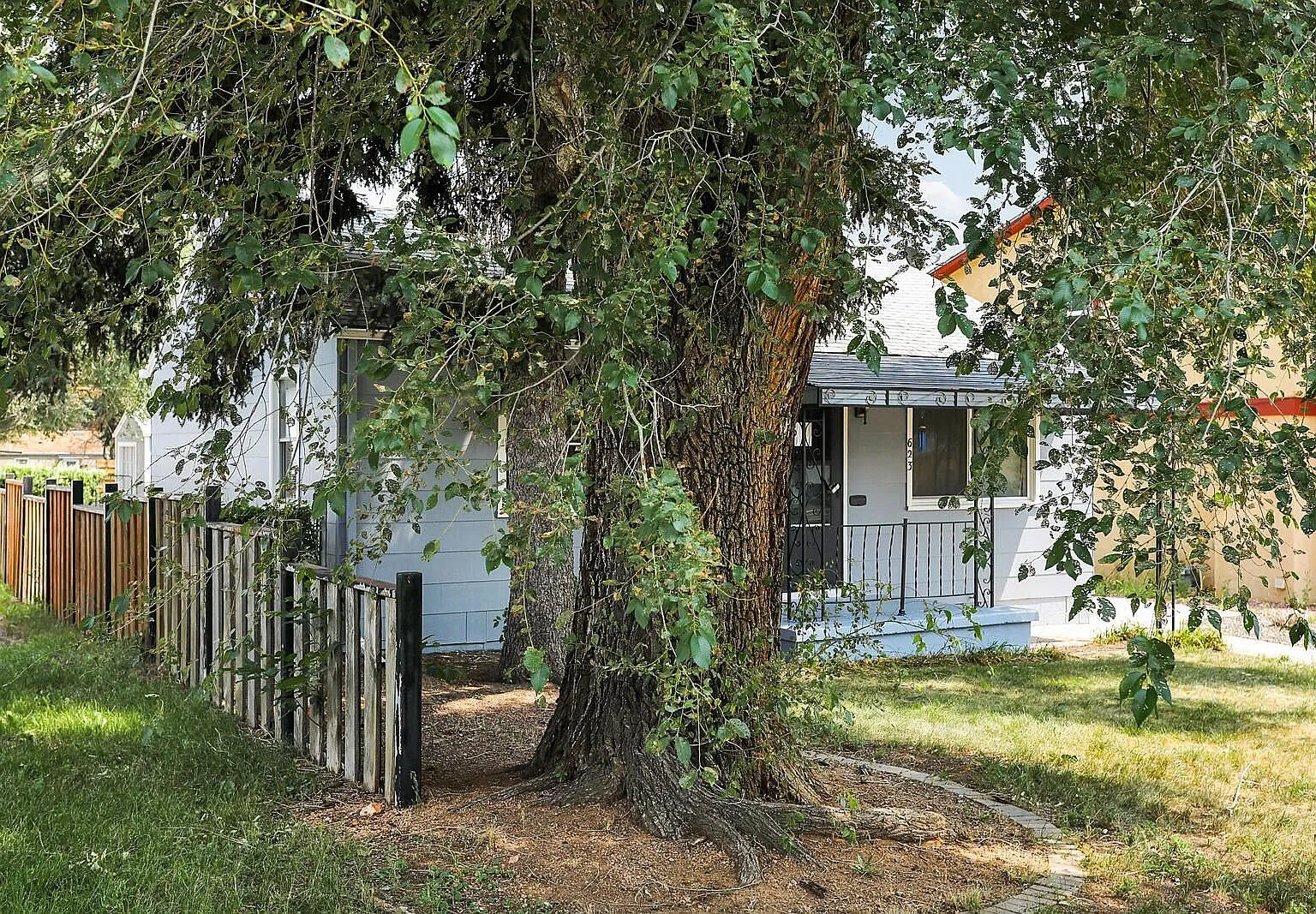 2 bed, 1.0 bath, 1072 sqft, $1,550 — Photo 1