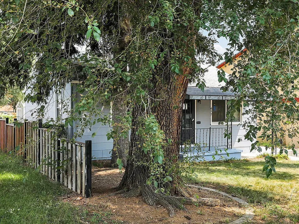 623 Iowa Ave