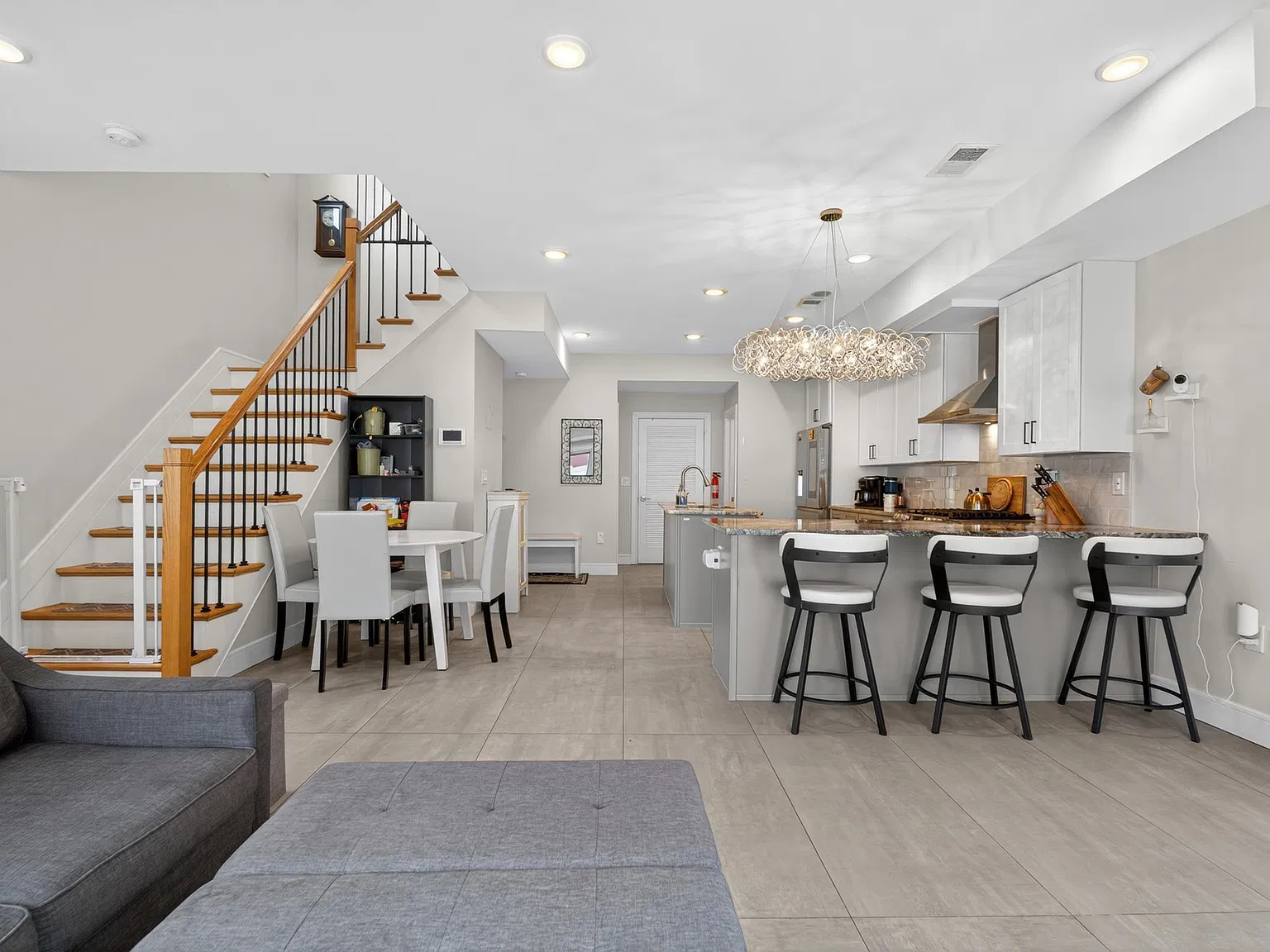 3 bed, 2.5 bath, 1533 sqft, $4,300 — Photo 1