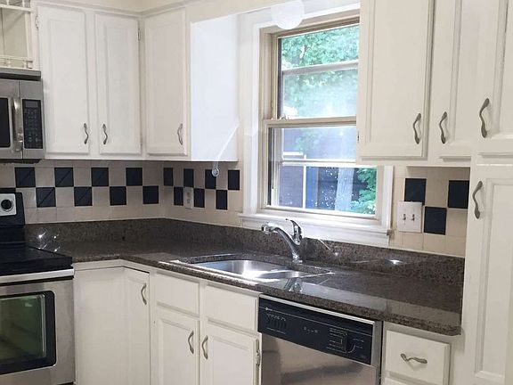 2nd image of 435 Albany St