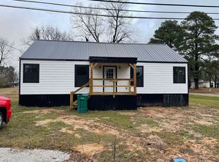 323 E Crockett St, De Kalb, TX 75559