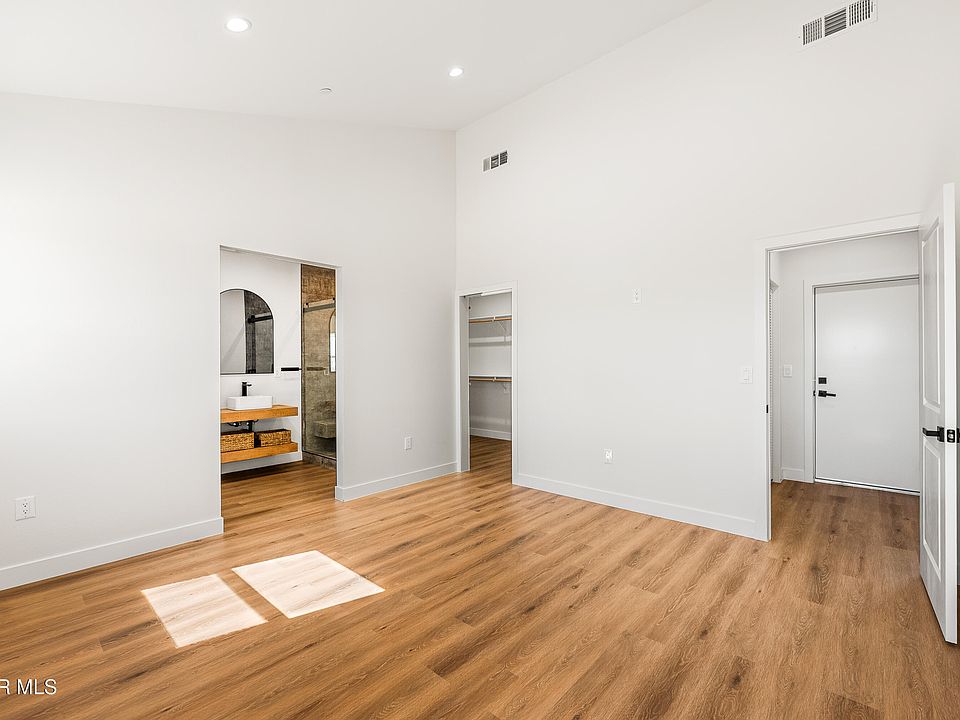 22nd image of 21860 Bancroft Dr