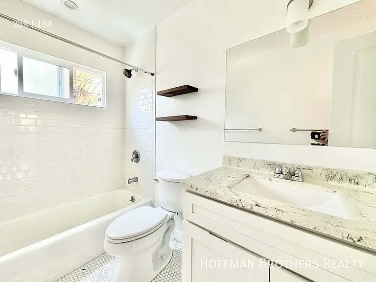 11153 1/2 La Maida St — Photo 7