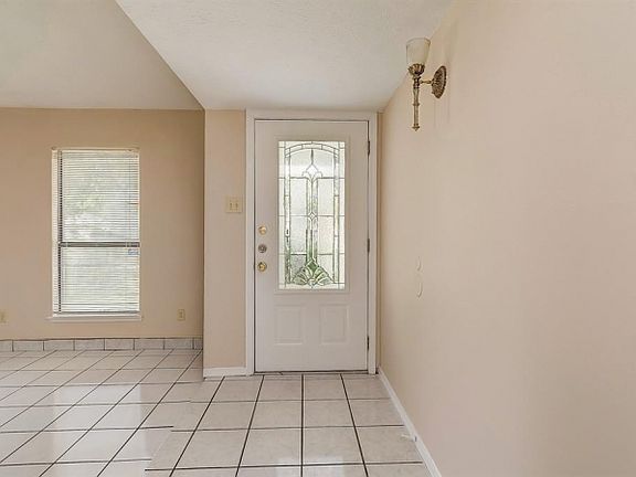 5th image of 5643 Canyon Forest Dr