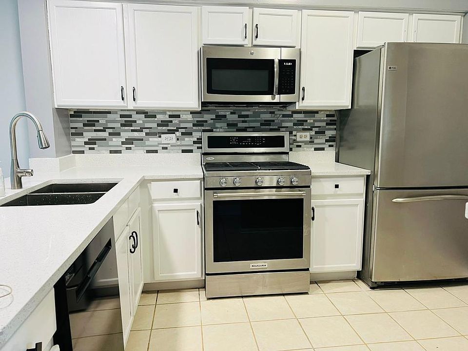 1st image of 443 W Brownstone Way