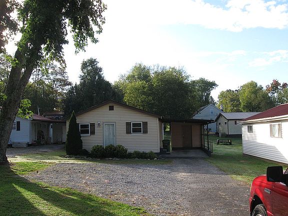 3rd image of 1508 Tuckaleechee Pike