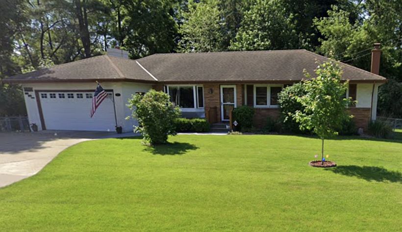 1st image of 2199 Long Lake Rd