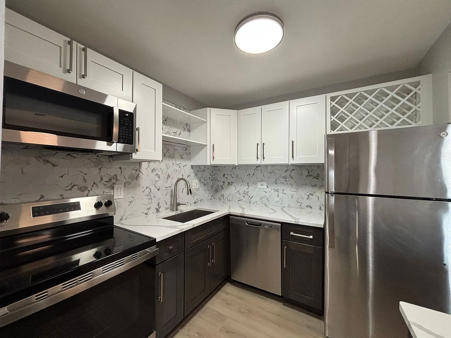 Royal Grove Apartments — Photo 3