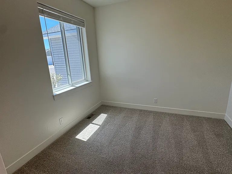 1116 Jade Dr — Photo 11