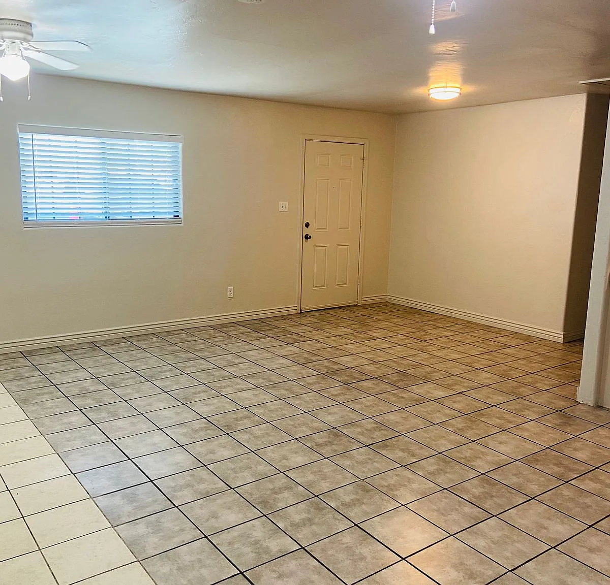3 bed, 900 sqft, $1,485 — Photo 2