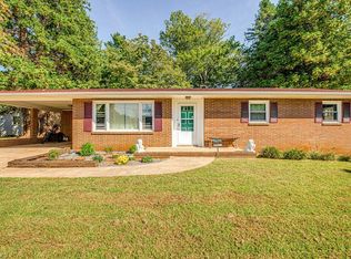4131 Gracemont Dr, Winston Salem, NC 27106