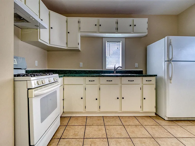 3902 Chapman St #1/2 — Photo 5