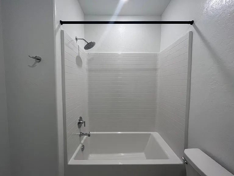 424 W Balsam Ln — Photo 9