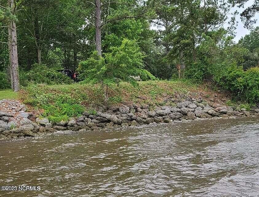 2nd image of 687 White Oak Crossing