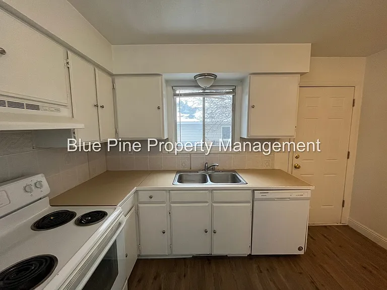 743 May St — Photo 6