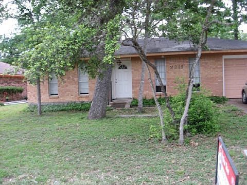 1st image of 2211 Yosemite Dr