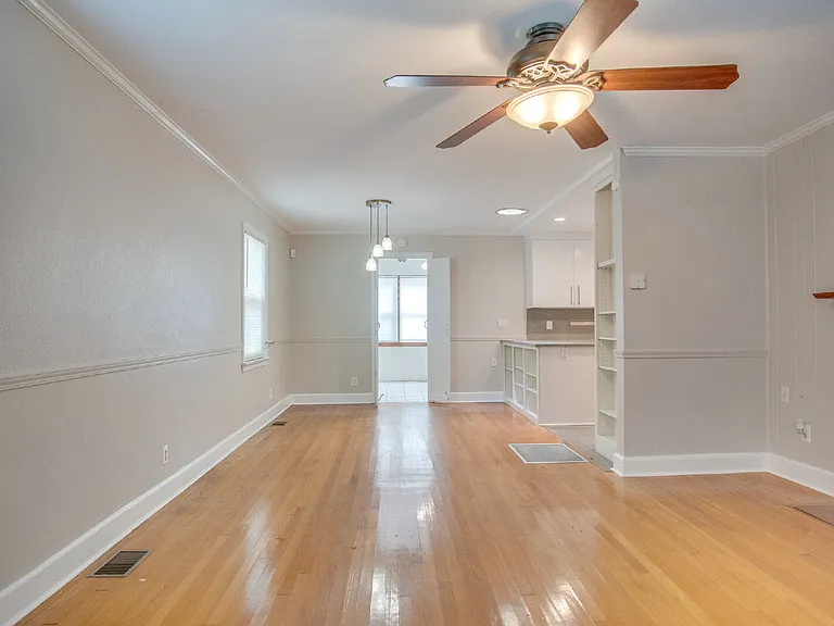 1613 E Jordan St — Photo 6