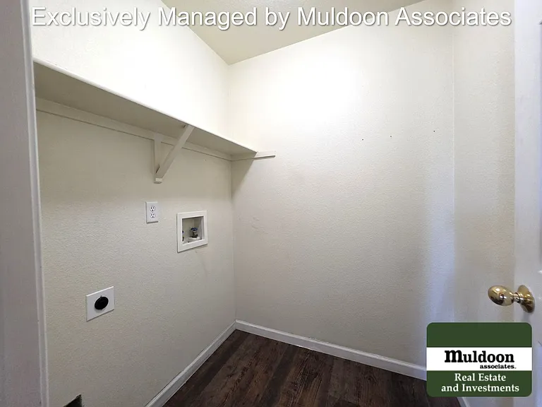 7599 Sailwind Dr — Photo 24