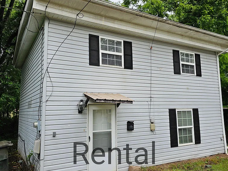 205 Maple St — Photo 4