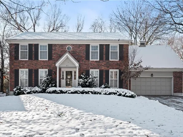 8417 W 114th St, Overland Park, KS 66210