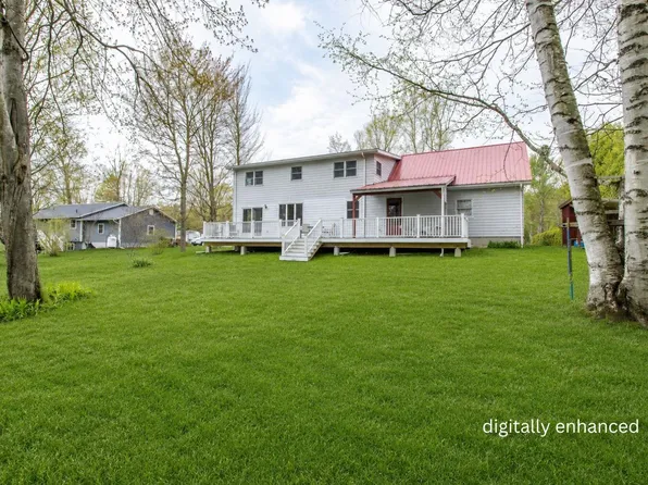 70 Stagecoach Drive, Newport City, VT 05855