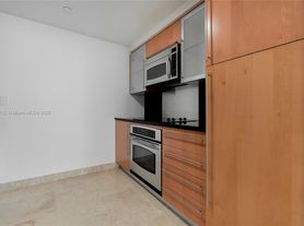 6365 Collins Ave
