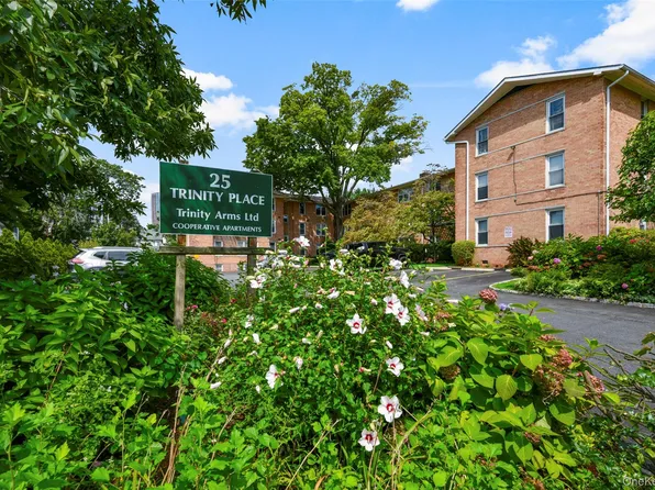 25 Trinity Place #3K, New Rochelle, NY 10805