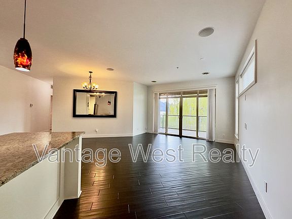 5th image of 4042 Pritchard Dr N #2204