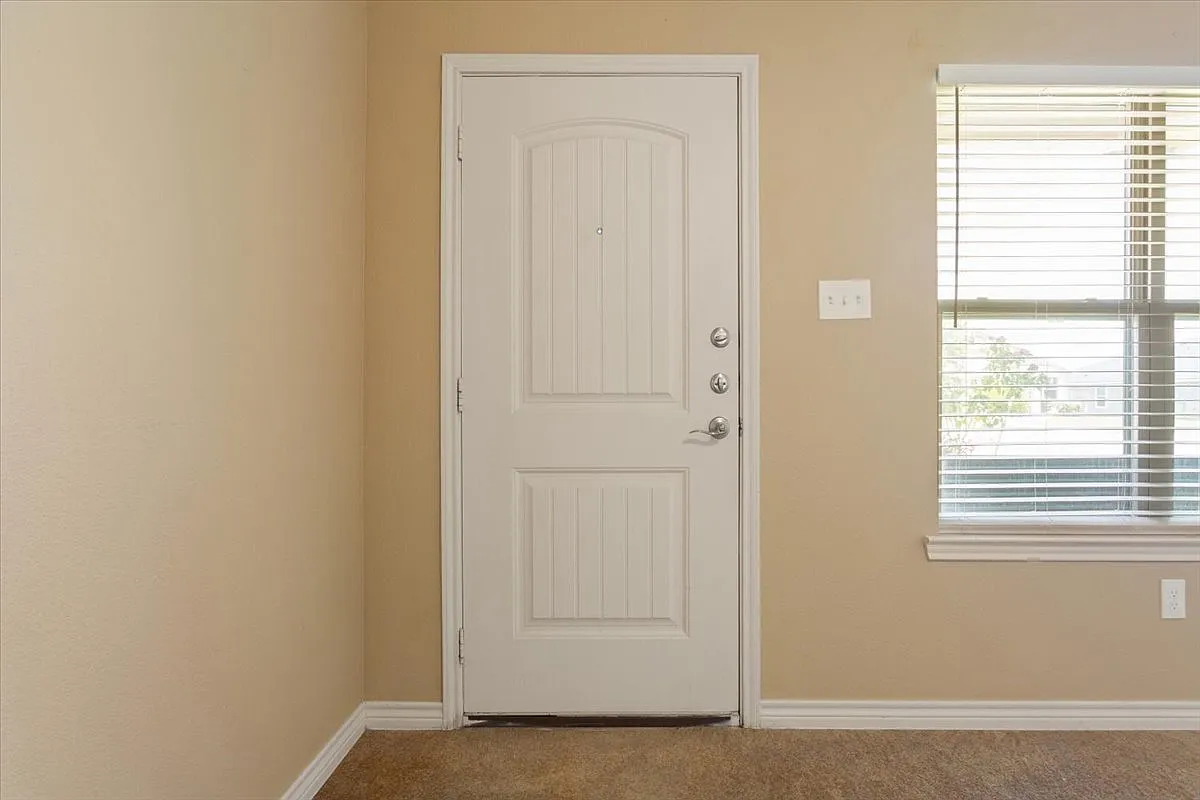 3 bed, 1269 sqft, $1,375 — Photo 3