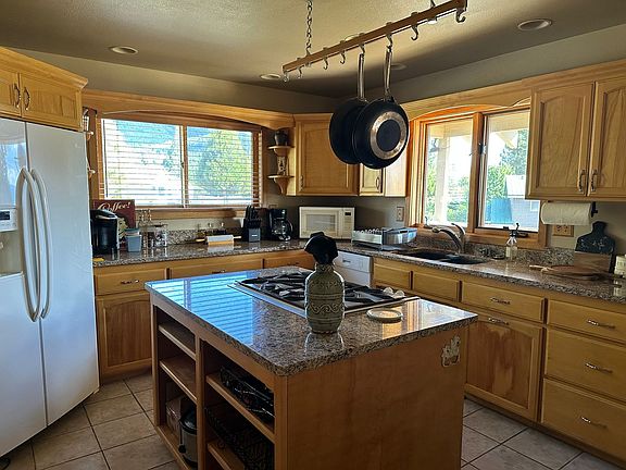 3rd image of 3350 Cedar Ln