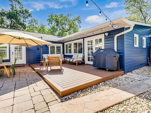 3rd image of 2908 Perry Ln