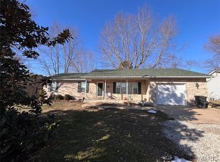 702 Shenandoah Ave, Cuba, MO 65453