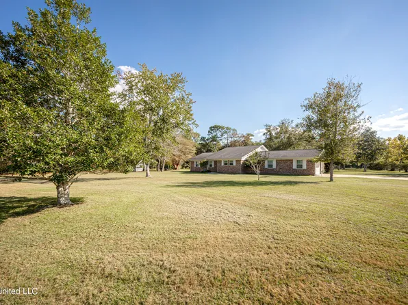5917 Old Spanish Trl, Ocean Springs, MS 39564