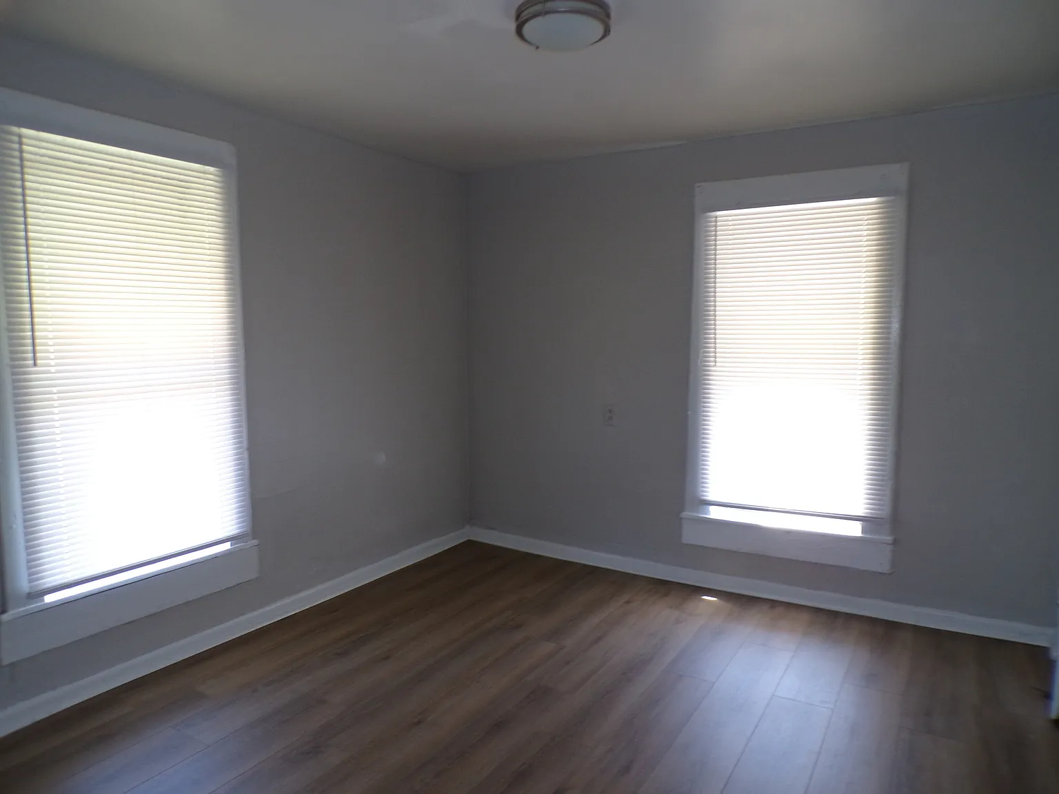 303 2nd Avenue South - 1 — Photo 2