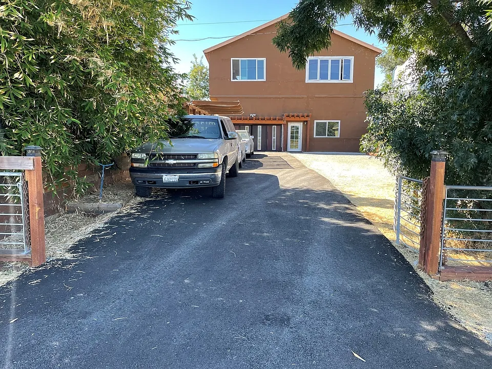1262 Taylor Rd #3