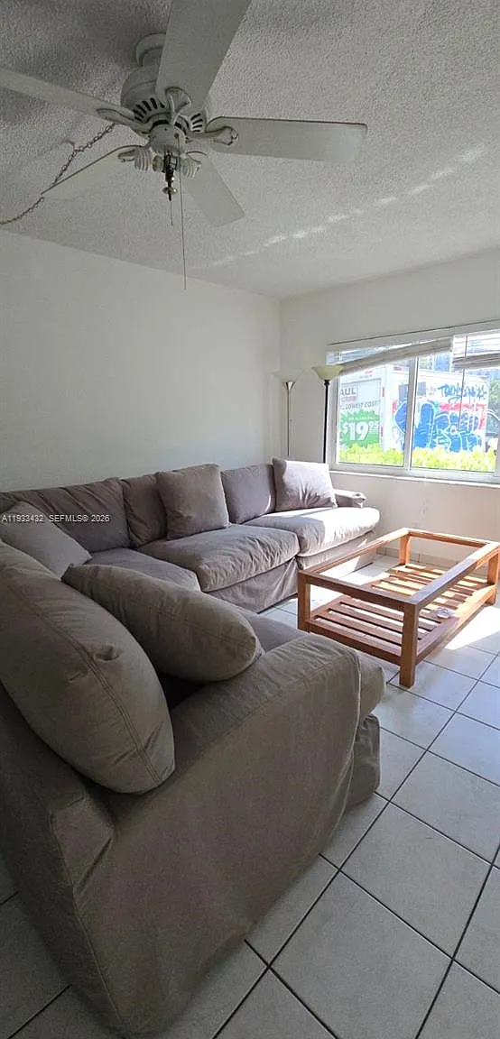 Harbordale Condo — Photo 1