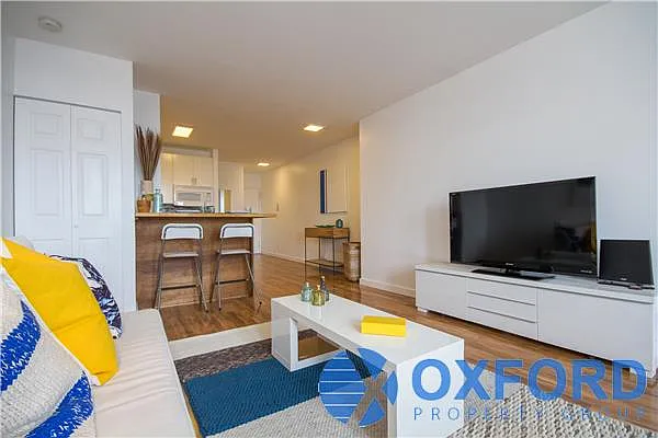 Rented by Oxford Property Group | media 10