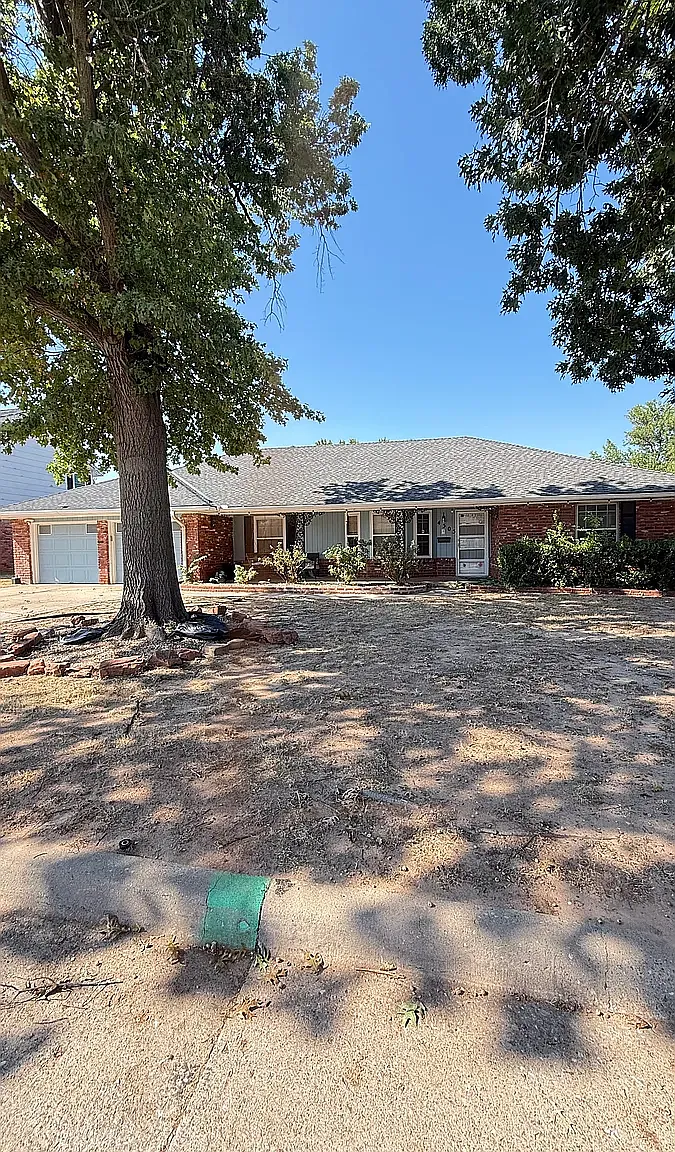 4 bed, 2422 sqft, $2,000 — Photo 1