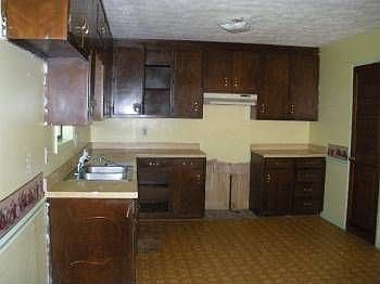 5th image of 2805 Surrey Ln SW