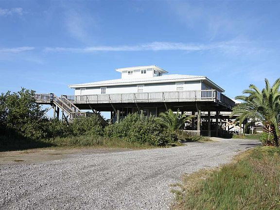 3rd image of 150 Carondelet Ln