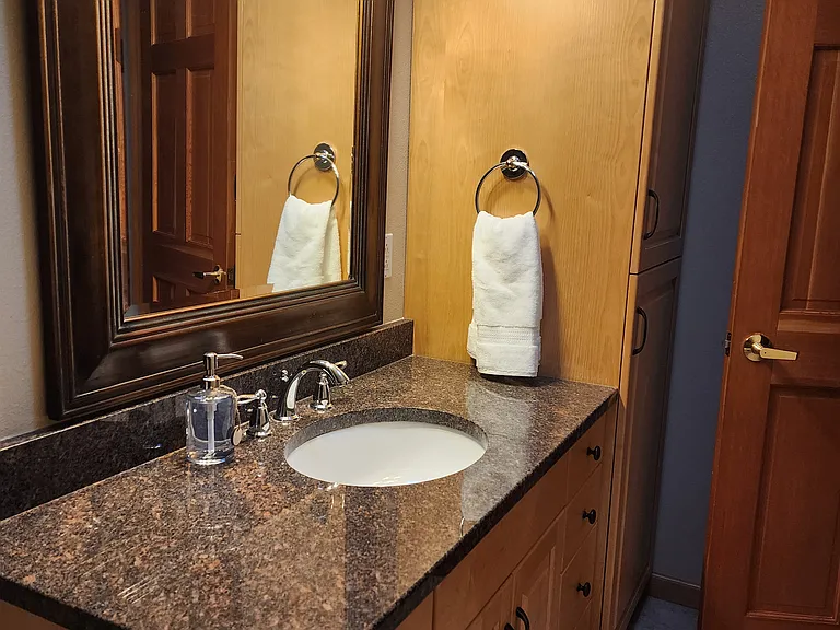 E Lakeshore Dr — Photo 9