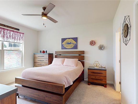 4th image of 324 Kingsbarns Ln