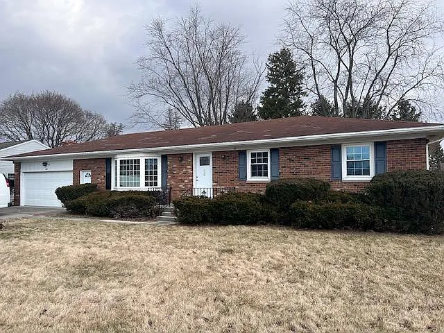 691 N Angela Dr — Photo 1
