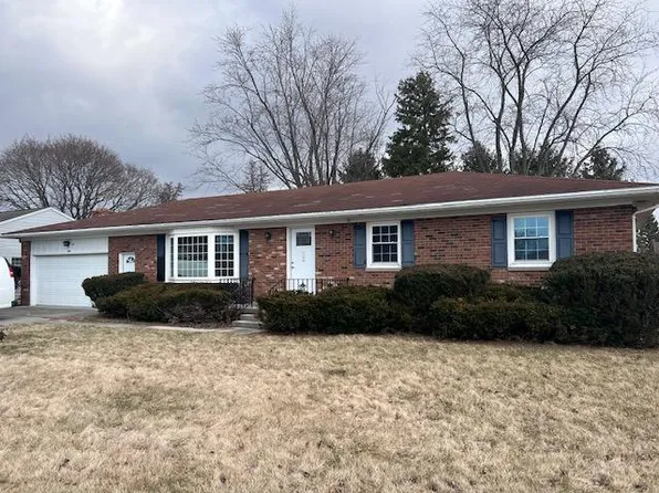 691 N Angela Dr, Fostoria, OH 44830