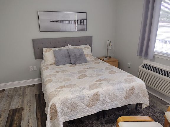 5th image of 1664 E Beach Blvd #43
