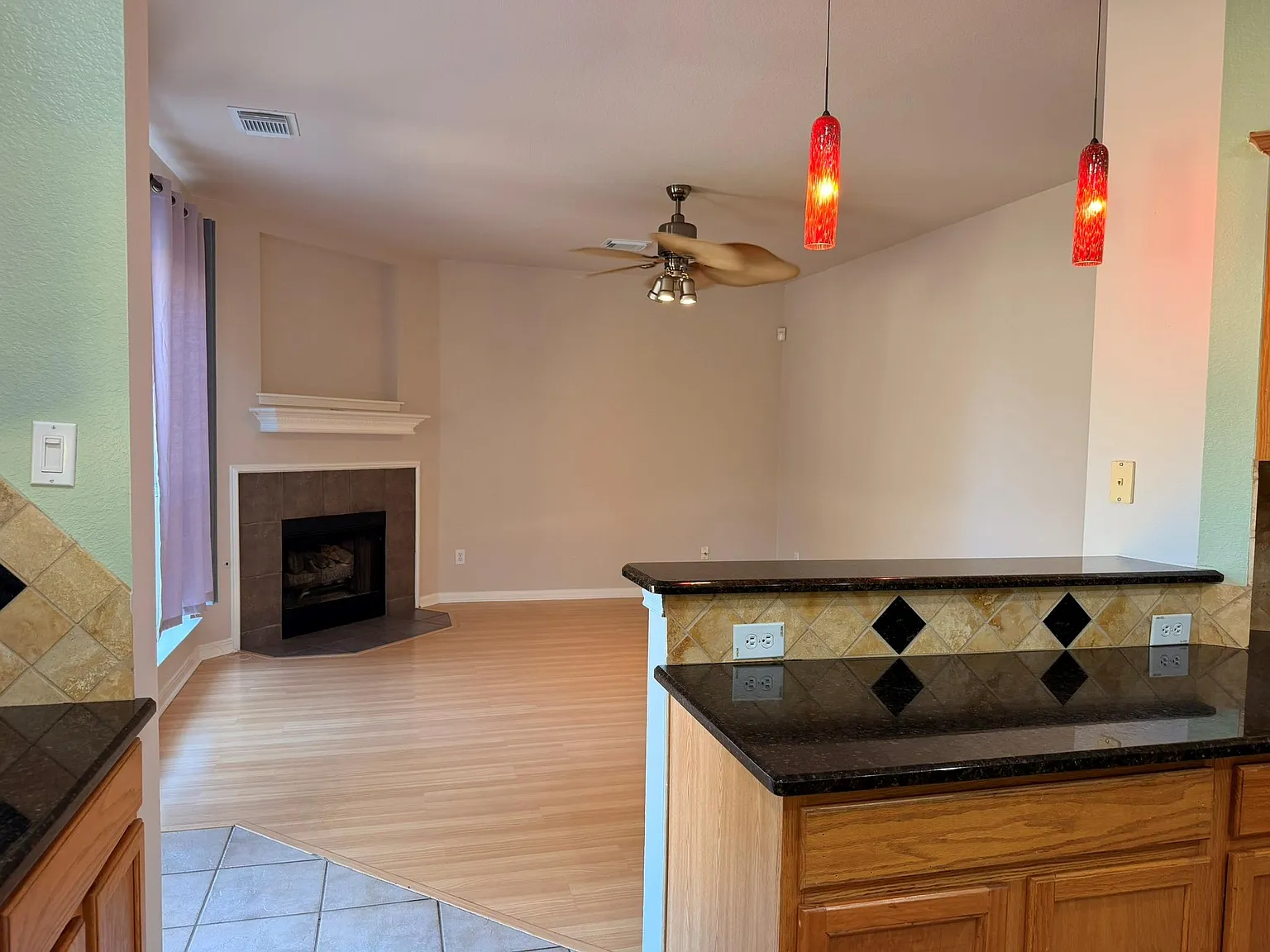3 bed, 2.5 bath, 2239 sqft, $2,500 — Photo 3
